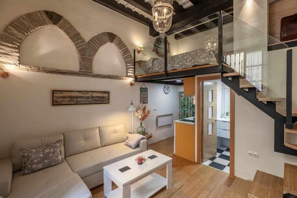 Monkeys Apartments El Arenal Santas Patronas Seville Exterior photo